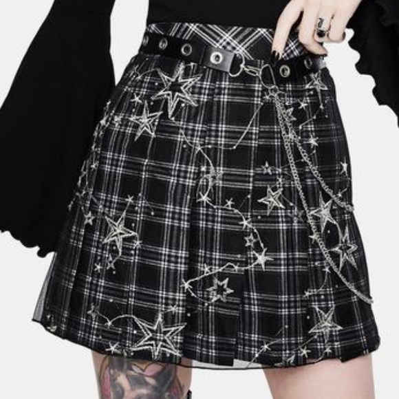 Brand New DOLLS KILL Plaid Distressed Mini Skirt - Picture 2 of 12